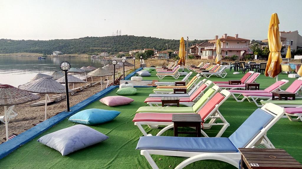 Cunda Beyaz Balina Hotel Ayvalı Esterno foto