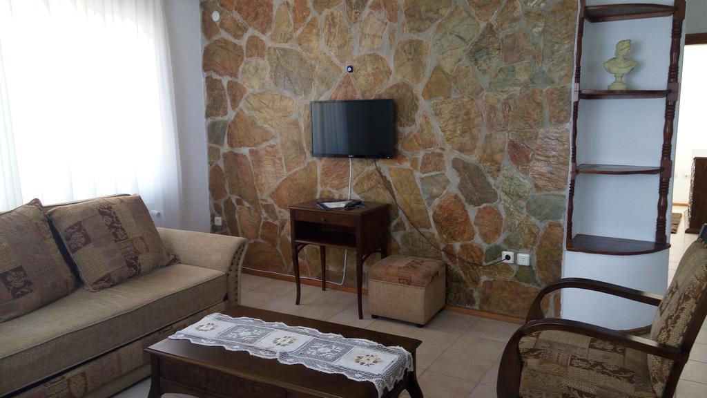 Cunda Beyaz Balina Hotel Ayvalı Esterno foto
