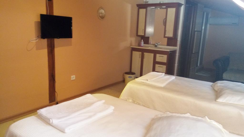 Cunda Beyaz Balina Hotel Ayvalı Esterno foto