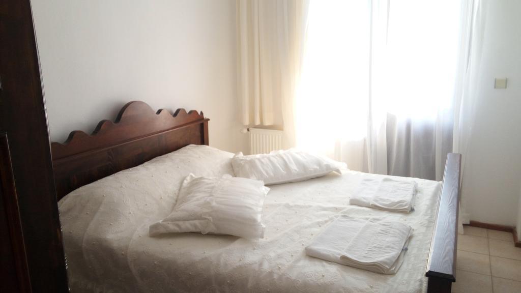 Cunda Beyaz Balina Hotel Ayvalı Esterno foto