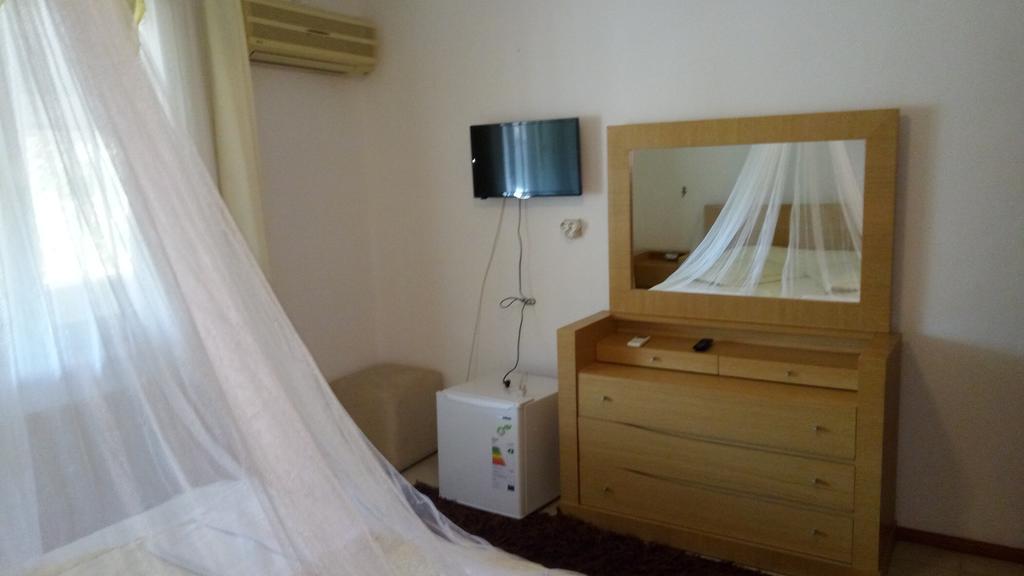 Cunda Beyaz Balina Hotel Ayvalı Esterno foto